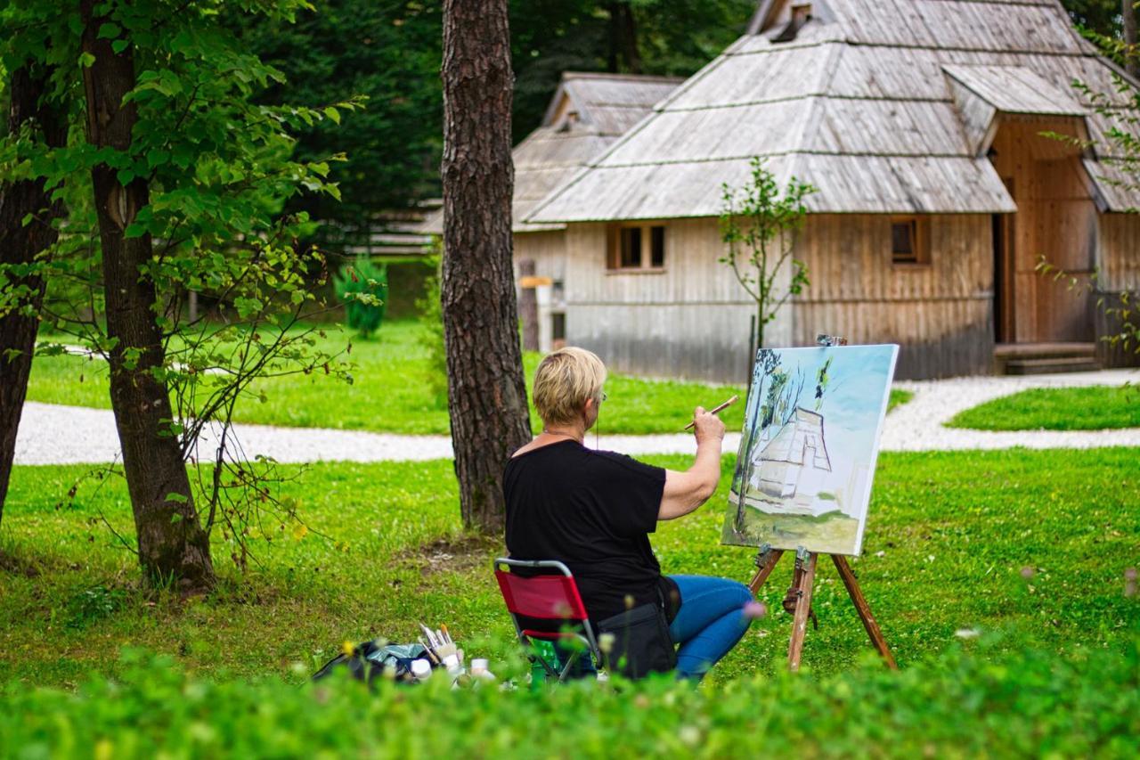 Slovenia Eco Resort Stahovica Bagian luar foto